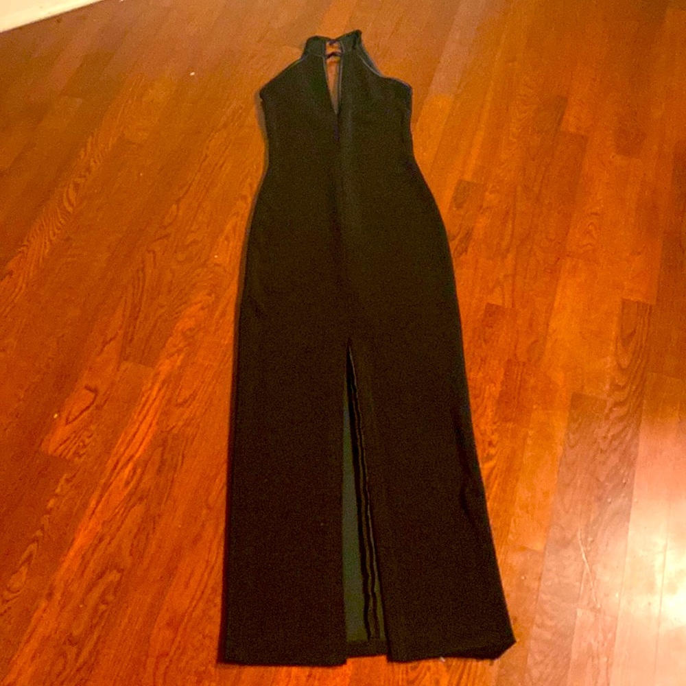 Hour glass Halter dress (Body Con) front slit up to top of knee 😍